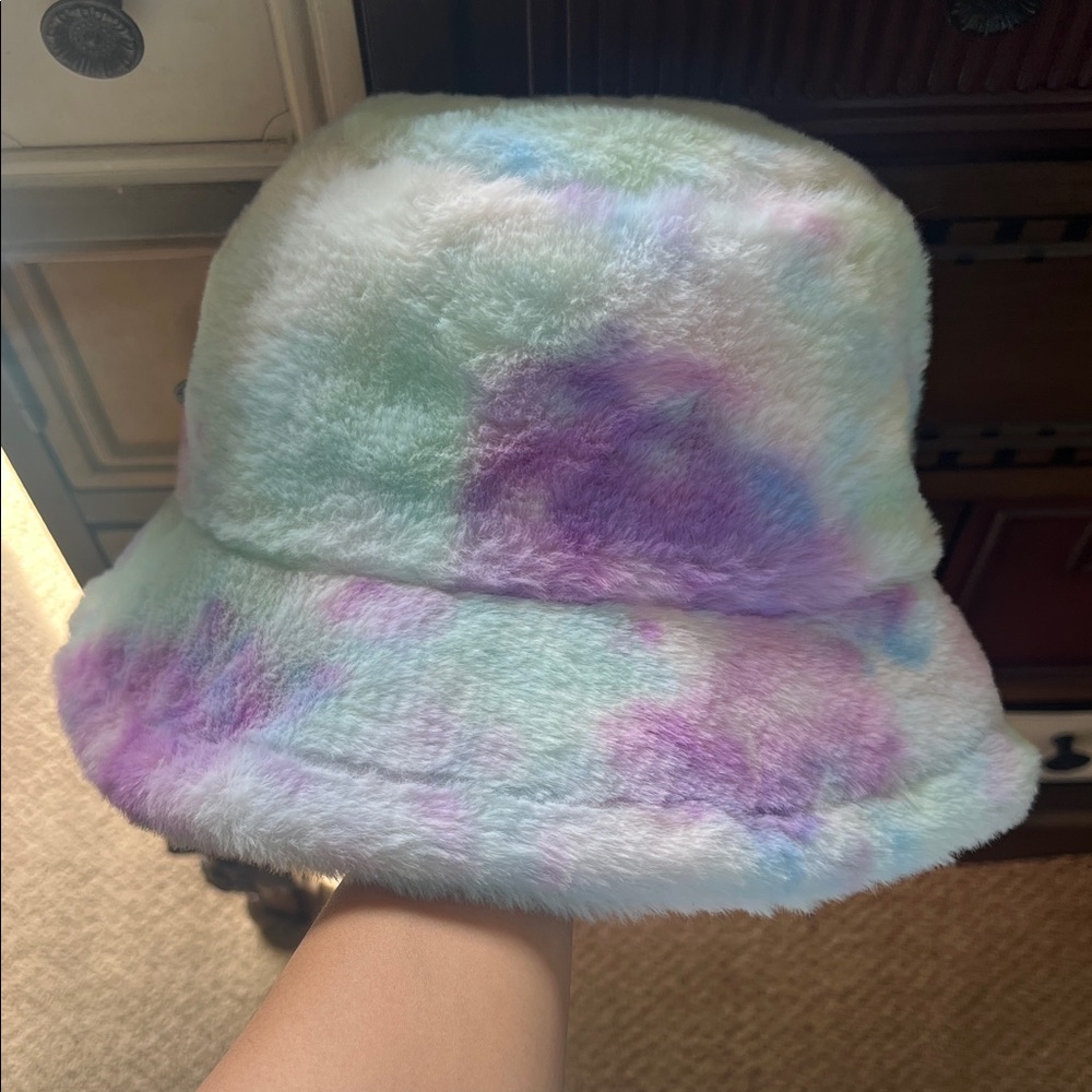 🥰 Fun Pastel Tie-Dye Faux Fur Bucket Hat - Lavender, Pink & Blue